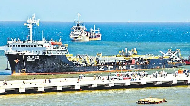 స్టీల్‌ప్లాంటు భూముల్లో ‘అదానీ ప్లాంట్‌’