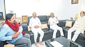 ఈటల, బండి మధ్య సయోధ్య భేటీ