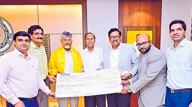 అన్న క్యాంటీన్‌కు స్టార్‌ హోటల్స్‌ 50 లక్షల విరాళం
