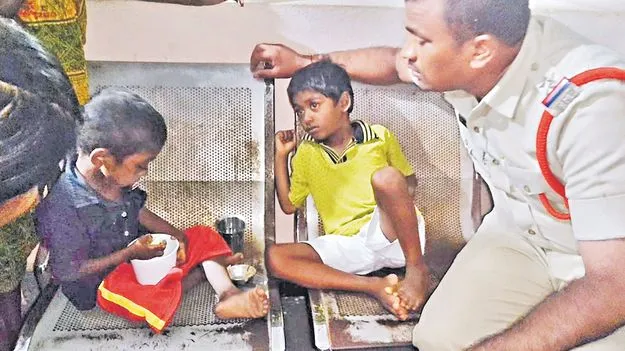 ‘అమ్మా’.. అన్న పిలుపే వారికి అడ్డు