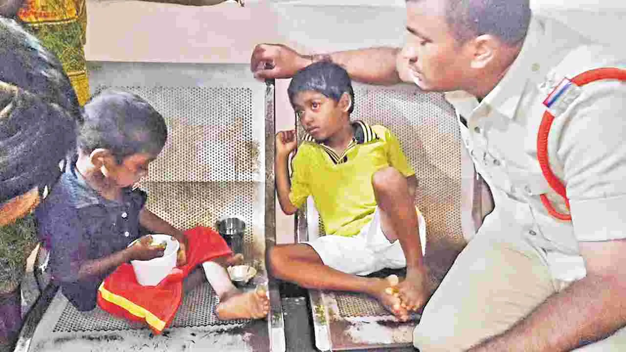 ‘అమ్మా’.. అన్న పిలుపే వారికి అడ్డు
