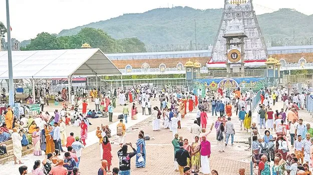 శ్రీవారి దర్శనానికి 14 గంటలు