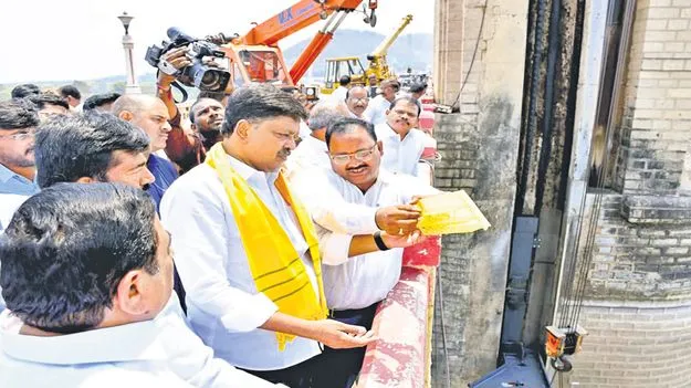 ఆ ఒక్కమాటతో తుంగభద్రకు కొత్త గేట్లు..!