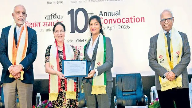 సవాళ్లను స్వీకరించి ఉన్నత స్థానాలకు ఎదగాలి