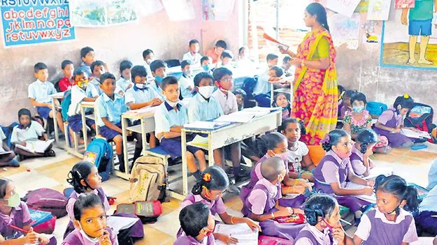 టీచర్ల బదిలీలకు మరింత సమయం