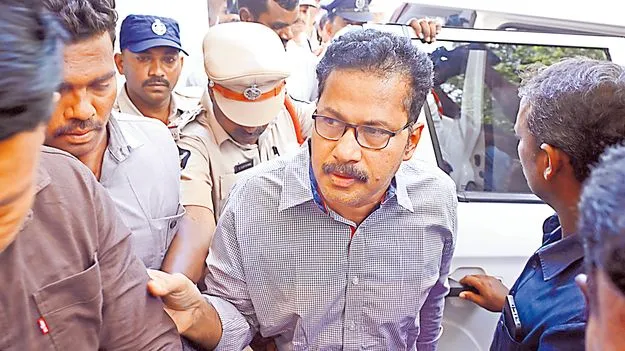 వేధించడానికే కస్టడీ!