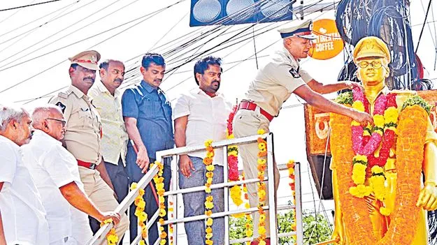  ఉమేశ్‌చంద్రకు డీజీ మాదిరెడ్డి నివాళులు