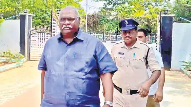 విజయ్‌పాల్‌పై ప్రశ్నల వర్షం