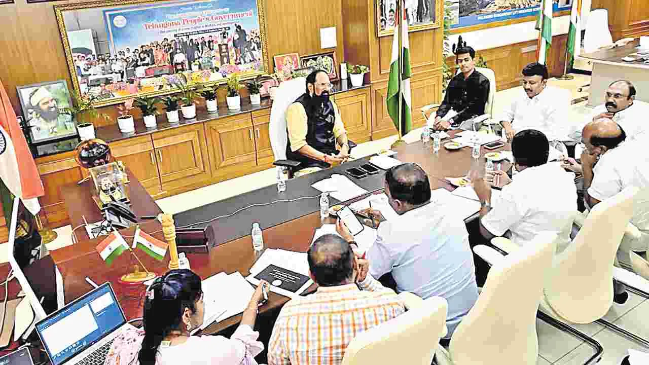 పూడికతో జలాశయాల్లో తగ్గుతున్న నీటి నిల్వ
