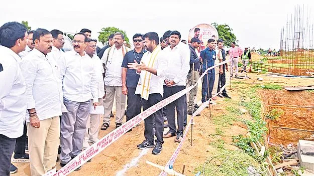 పనిని నిర్లక్ష్యం చేస్తే వేటే..!