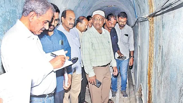 పోరస్‌ హోల్స్‌లో పూడిక తొలగించకుంటే సాగర్‌కు ముప్పే