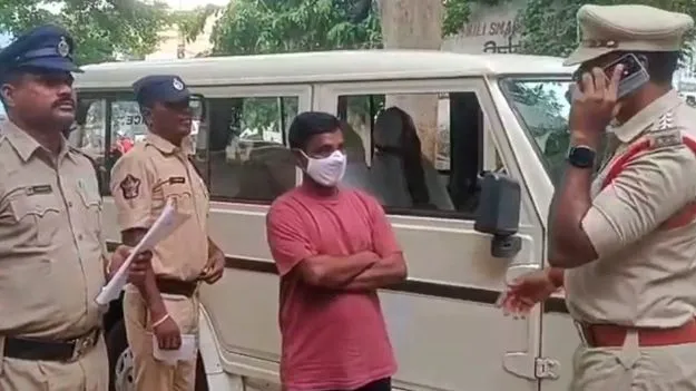 బొబ్బిలి రూరల్‌ సీఐ శ్రీనివాస్‌ బదిలీ 