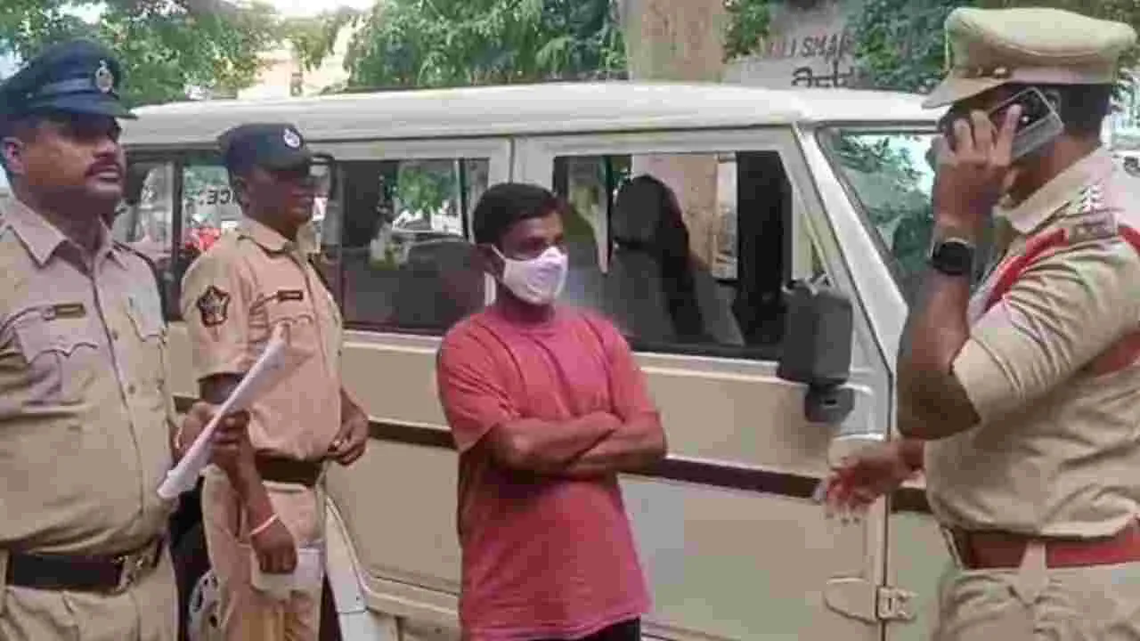 బొబ్బిలి రూరల్‌ సీఐ శ్రీనివాస్‌ బదిలీ