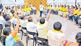 మనసులు గెలవండి