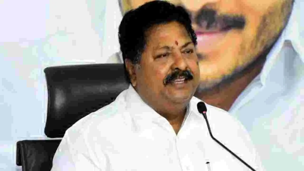 ఈడీ ముందు హాజరైన కారుమూరి మాజీ పీఏ