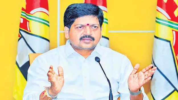 జగన్‌ క్రిమినల్‌ క్రెడిట్‌ను చోరీ చేయలేరు: కొల్లు 