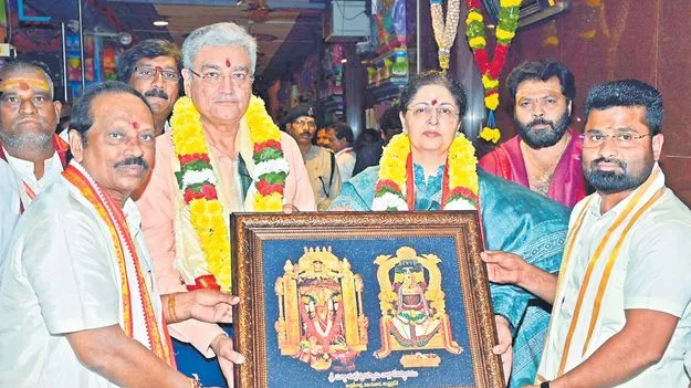 దుర్గమ్మను దర్శించుకున్న హైకోర్టు ప్రధాన న్యాయమూర్తి  