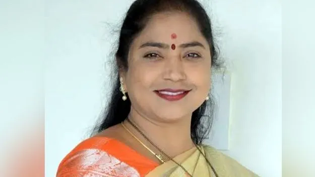 ధాన్యం లెక్కల్లో అవకతవకలు..మాజీ ఎమ్మెల్యే రేఖానాయక్‌పై కేసు