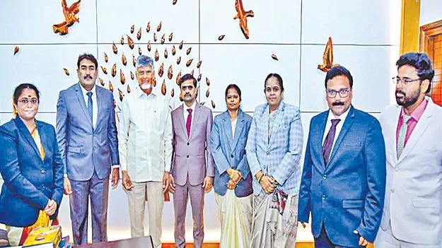 కొత్త కోర్టులు ఏర్పాటు చేయండి