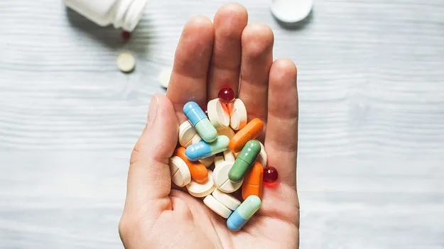 మందులు కావాలి!