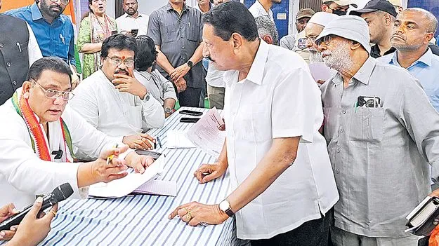 సర్‌లో తొలగిస్తున్న ఓట్లలో మైనారిటీలవే అధికం