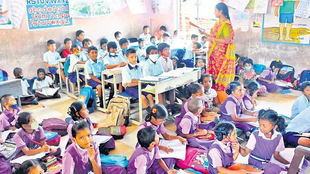 పది శాతం పెంపుతో పాత ఫీజులే!