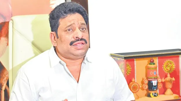మీడియా, పోలీసుల గురించి  మాట్లాడే అర్హత జగన్‌కు లేదు