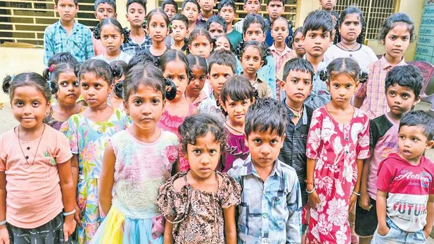 ఊరి బడే ముద్దు!