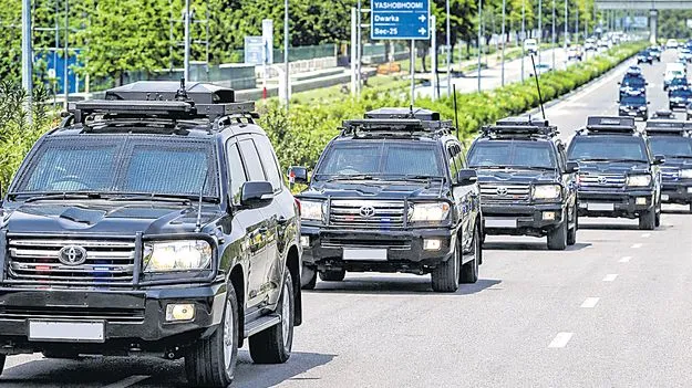 నేతలు, పోలీసులకు భద్రత కుదింపు