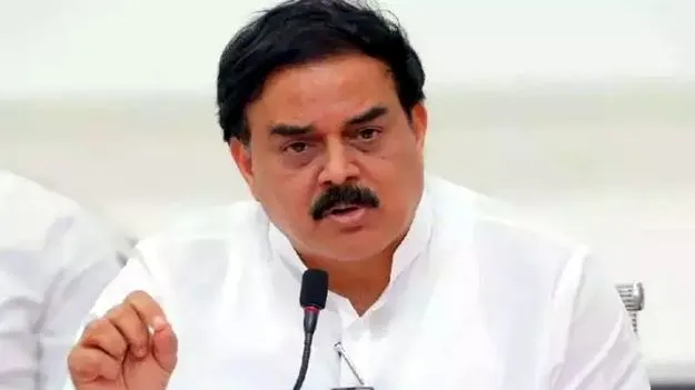 రాష్ట్రంలో గ్యాస్‌, పెట్రోల్‌ కొరత లేదు 