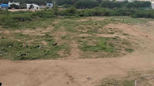 రూ.200 కోట్ల సర్కారు భూమిని కాజేశారు