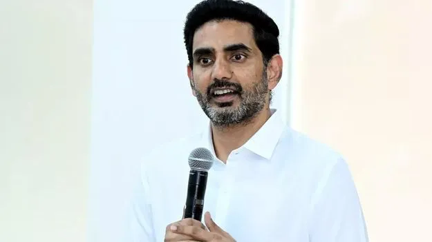 నిర్మాణ దశలోనే అమరావతి అందరినీ ఆకర్షిస్తోంది