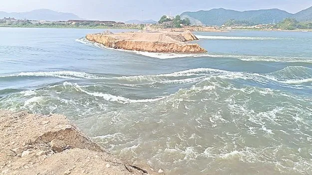 పెరుగుతున్న గోదావరి నీటిమట్టం