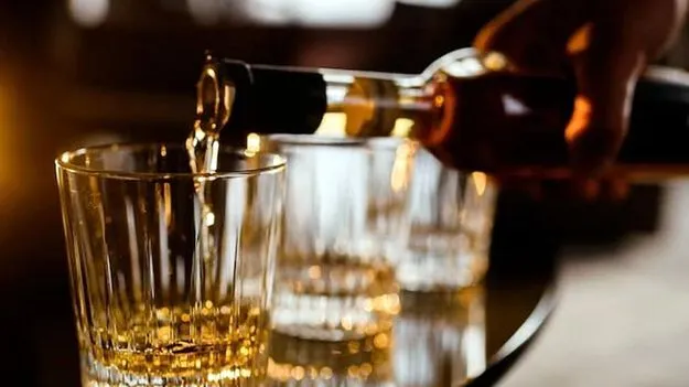 సీసీ కెమెరాలతో బార్లపై పర్యవేక్షణ