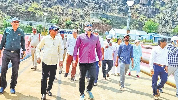 శ్రీశైలంలో కేఆర్‌ఎంబీ బృందం