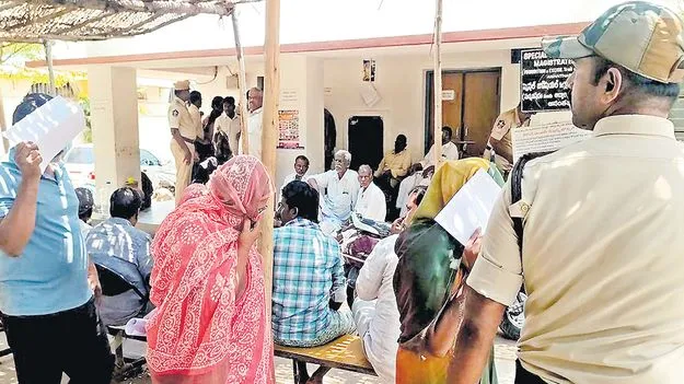 ‘హనీట్రాప్‌’ కేసు నిందితులకు రిమాండ్‌