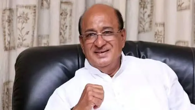 మద్యం స్కాంలో వేళ్లన్నీ జగన్‌వైపే: బుచ్చయ్య
