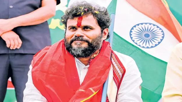 డిమాండ్లు సాధించేవరకు ఆమరణ దీక్ష 