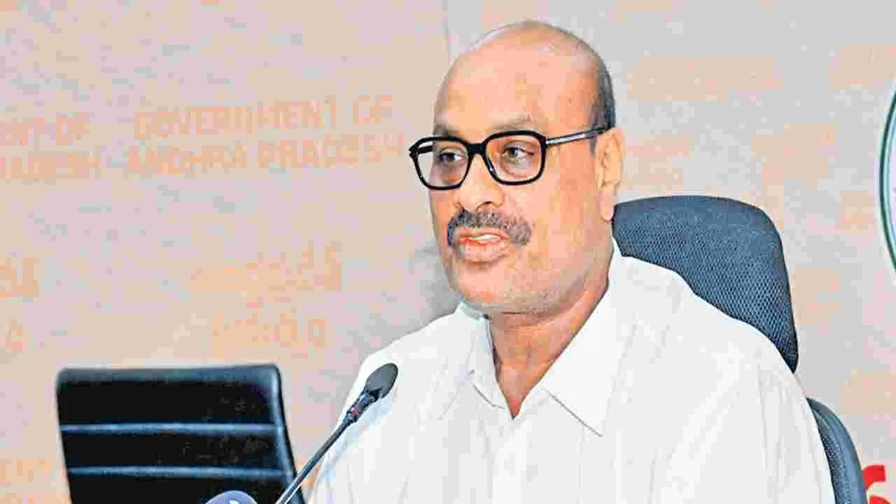 10లక్షల సాయాన్ని ముష్టి అంటావా?