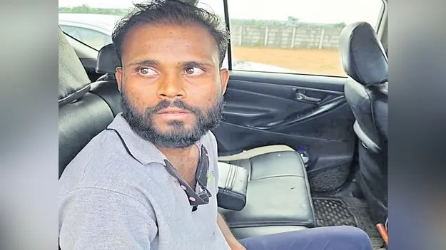 ఎయిర్‌లైన్స్‌ ఉద్యోగినిపై క్యాబ్‌ డ్రైవర్‌ అత్యాచారం