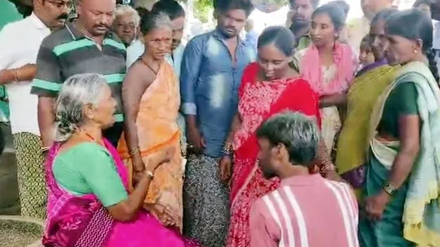 తల్లీ కొడుకులను కలిపిన ‘సర్‌’