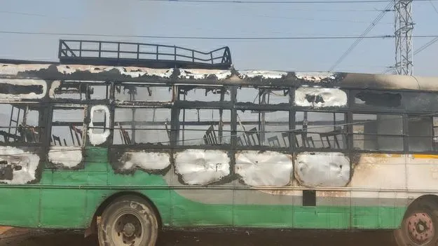 కరెంటు తీగలు తగిలి ఆర్టీసీ బస్సు దగ్ధం