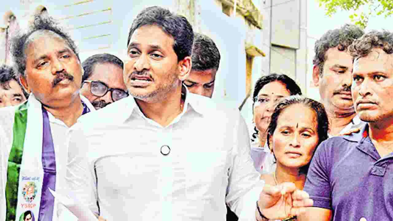 బాధిత మత్స్యకారులకు రూ.కోటి ఇవ్వాలి