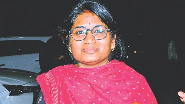 దాటవేత.. మౌనం.. యాగీ!