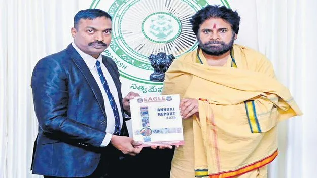 అసభ్య పోస్టులపై కఠిన చర్యలు