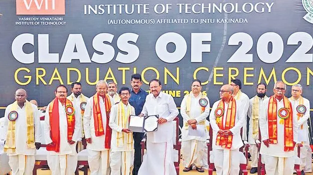 సాంకేతికతకు సంస్కారం తోడైతేనే ప్రగతి