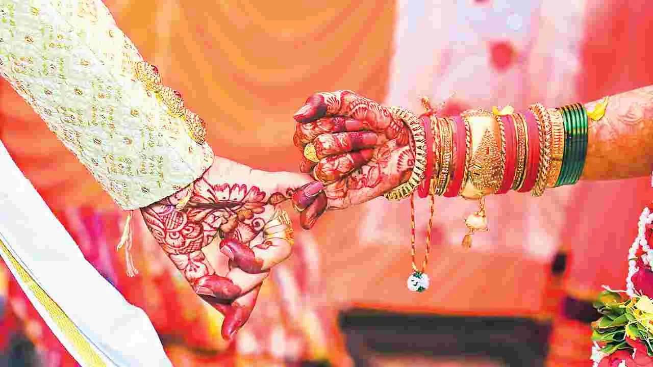 3 పదులు దాటాకే.. మూడు ముళ్లు