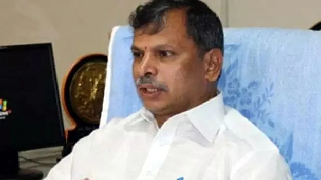 రాజధాని విషయంలో వైసీపీది సెల్ఫ్‌ గోల్‌ 