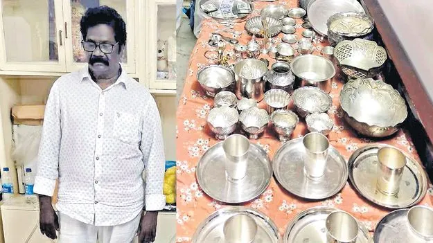 సబార్డినేట్‌ ఆస్తులు రూ.రెండు కోట్లు పైనే!