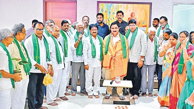 ఏ గన్‌ వచ్చినా అమరావతిని కదపలేరు: సుజనా